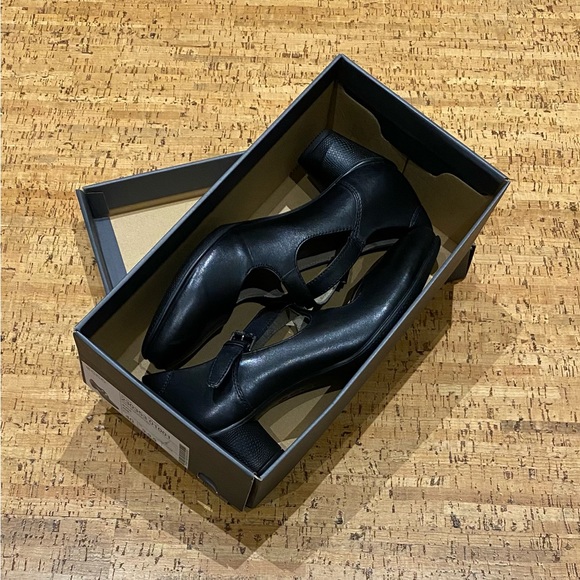 ECCO Black Mary Jane. - Picture 6 of 6